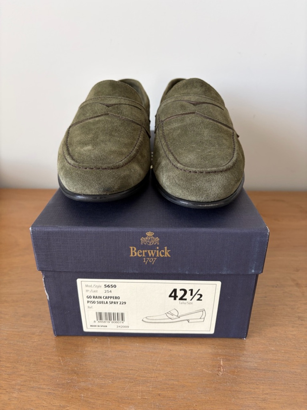Berwick 1707 Green men’s suede penny loafer made in Spain 42.5/9.5